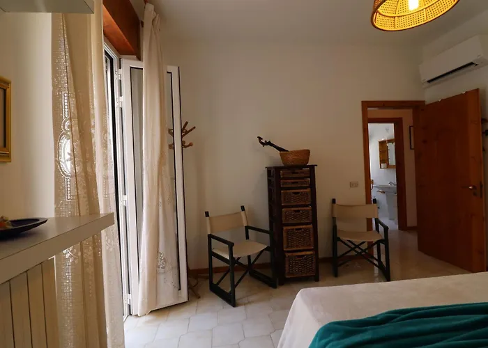 Апартаменты Charming Turchese Air Con Covered Parking