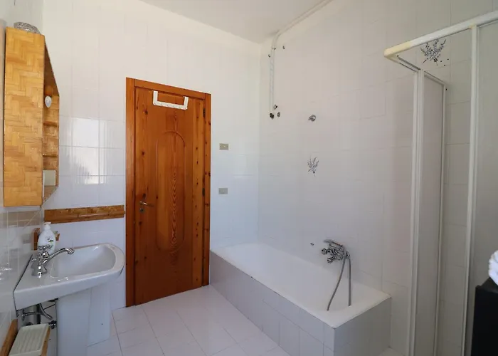 Апартаменты Charming Turchese Air Con Covered Parking *