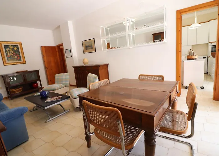 Charming Turchese Air Con Covered Parking Апартаменты *