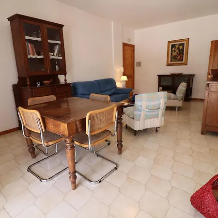 Charming Turchese Air Con Covered Parking Appartement