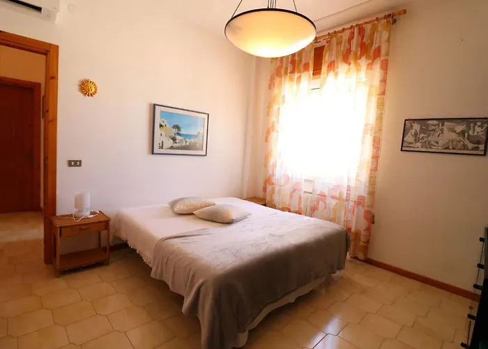 Charming Turchese Air Con Covered Parking Apartment *