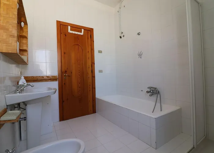 Charming Turchese Air Con Covered Parking Appartement *