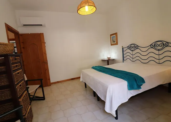 Charming Turchese Air Con Covered Parking Apartment